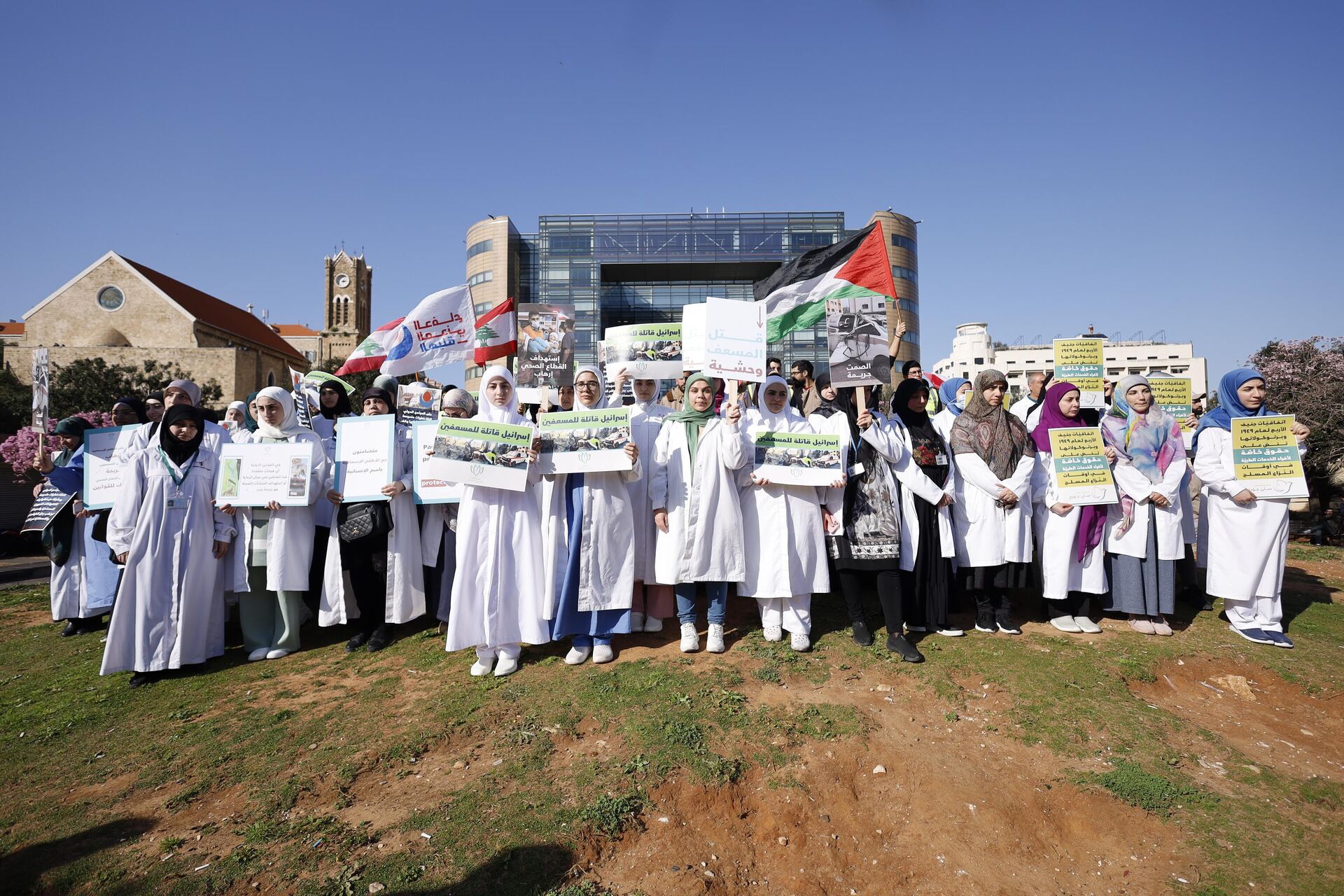 وقفة احتجاجية للهيئات الطبية اللبنانية بشأن الاعتداءات الإسرائيلية على الطواقم الصحية - سبوتنيك عربي, 1920, 12.03.2024