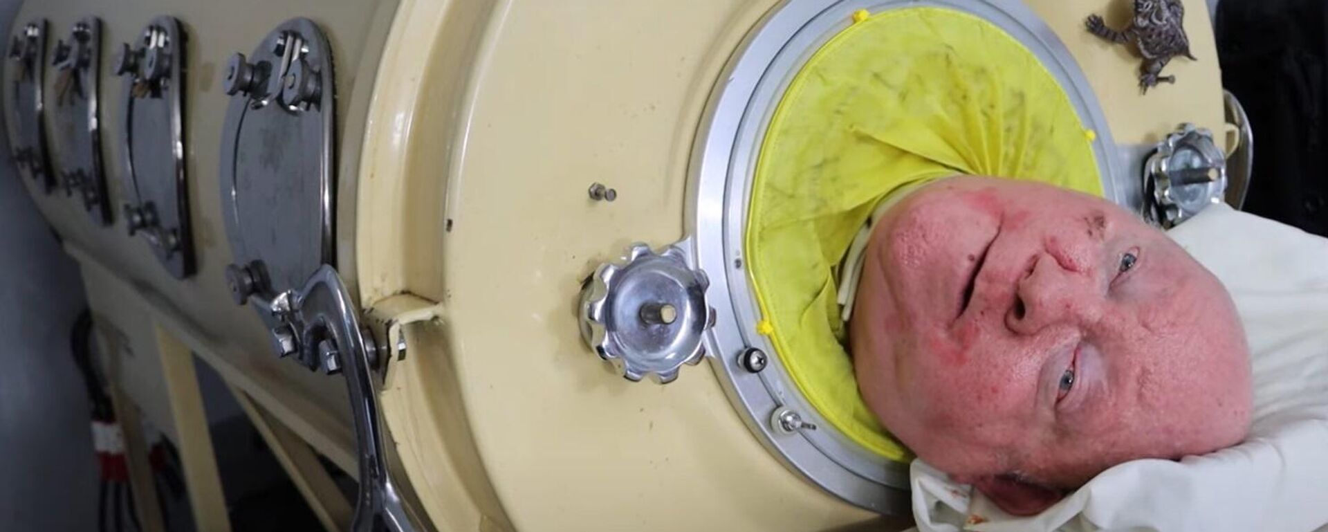 بول ألكسندر، الذي قضى غالبية فترة السبعين عاما الماضية من حياته داخل رئة حديدية - سبوتنيك عربي, 1920, 14.03.2024