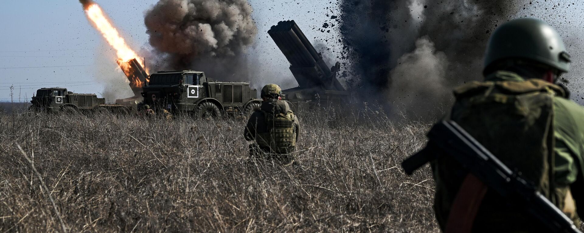 صواريخ يتم إطلاقها من نظام أوراغان الروسي من قبل لواء المدفعية التابع للقوات المسلحة الروسية. - سبوتنيك عربي, 1920, 15.03.2024