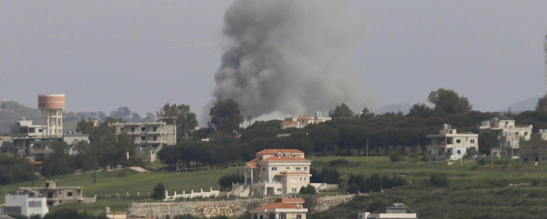 مقتل ثلاثة من حزب الله في غارة جوية إسرائيلية واستهدافات متبادلة في جنوب لبنان - سبوتنيك عربي, 1920, 01.06.2024