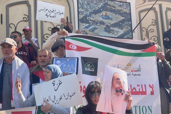 تونسيون يهتفون أوقفوا العدوان على غزة - سبوتنيك عربي