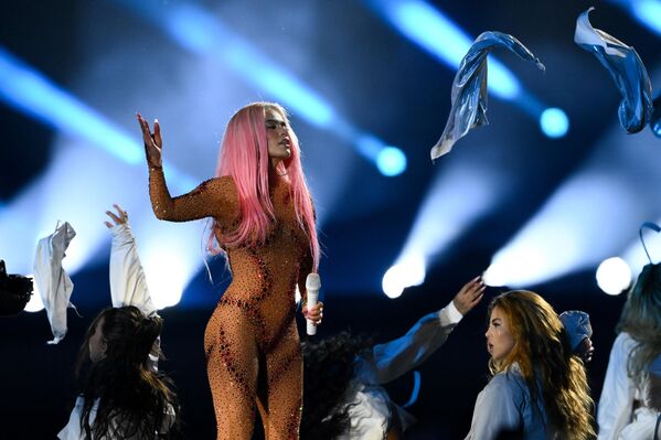 المغنية الكولومبية كارول جي تؤدي عرضًا على خشبة المسرح في ملعب فيليز سارسفيلد في بوينس آيرس في 26 أبريل 2024. - سبوتنيك عربي