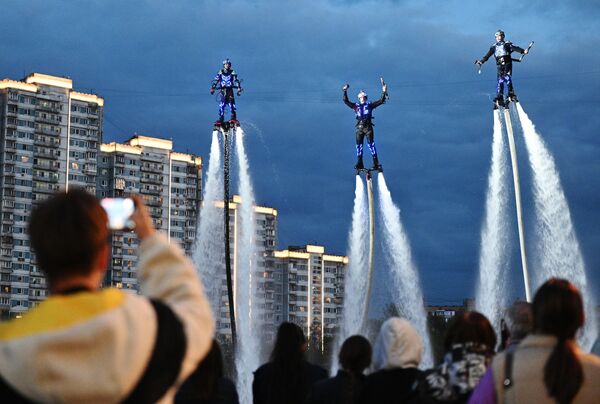 عرض فلايبورد البحري في موسكو. - سبوتنيك عربي