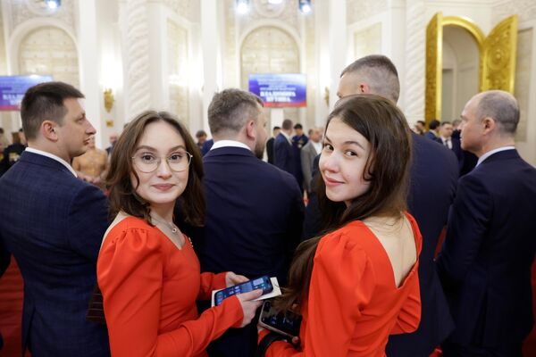 الضيوف خلال حفل تنصيب الرئيس الروسي فلاديمير بوتين في الكرملين. - سبوتنيك عربي