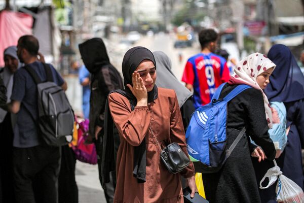 نزوح الفلسطينيين من رفح جنوبي قطاع غزة في 11 مايو 2024 - سبوتنيك عربي