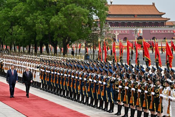 مراسم استقبال الرئيس الروسي فلاديمير بوتين في بكين، الصين  16 مايو 2024 - سبوتنيك عربي
