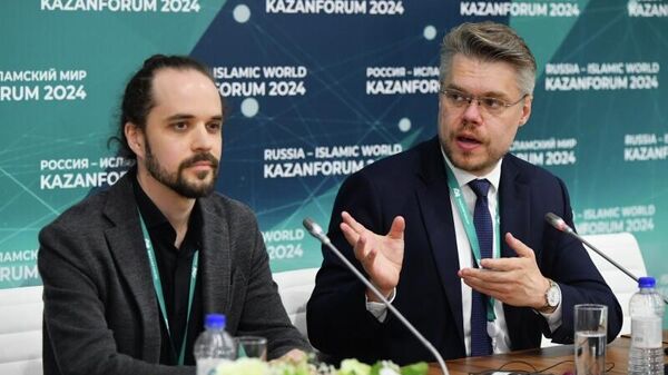 خبراء سبوتنيك يتحدثون عن تحديات ومزايا تقنيات الذكاء الاصطناعي في منتدى روسيا - العالم الإسلامي: منتدى قازان - سبوتنيك عربي