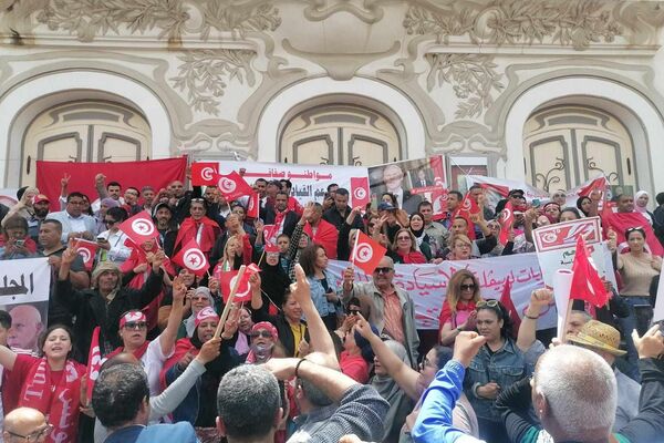 مسيرة داعمة للرئيس ورافضة للتدخل الأجنبي  - سبوتنيك عربي