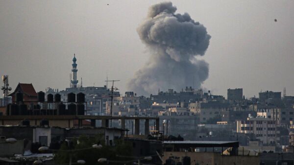 القصف الإسرائيلي في رفح بقطاع غزة - سبوتنيك عربي