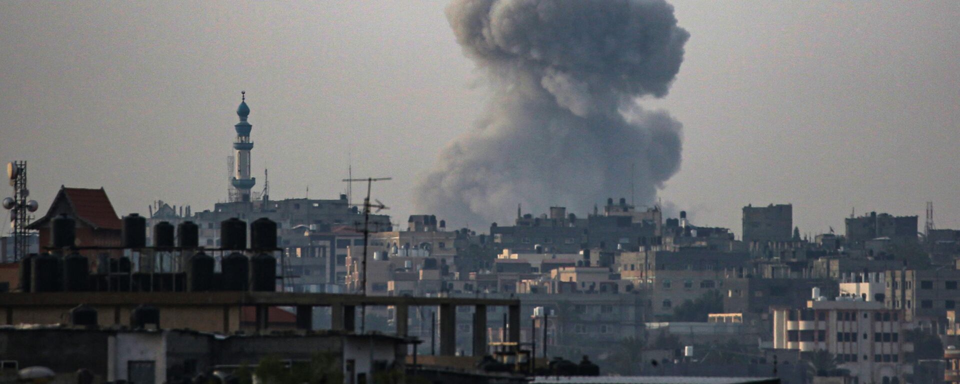 القصف الإسرائيلي في رفح بقطاع غزة - سبوتنيك عربي, 1920, 04.06.2024
