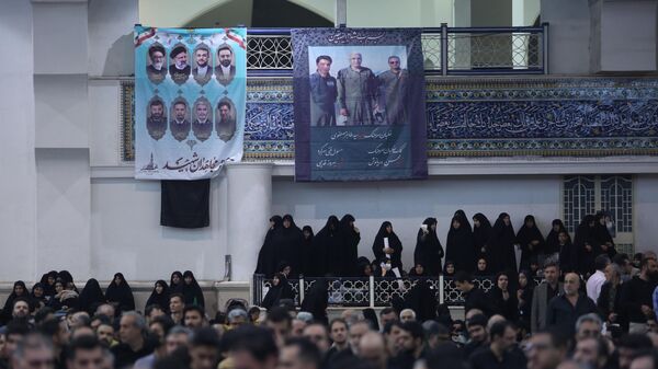 مراسم تشييع الرئيس الإيراني الراحل إبراهيم رئيسي في إيران - سبوتنيك عربي