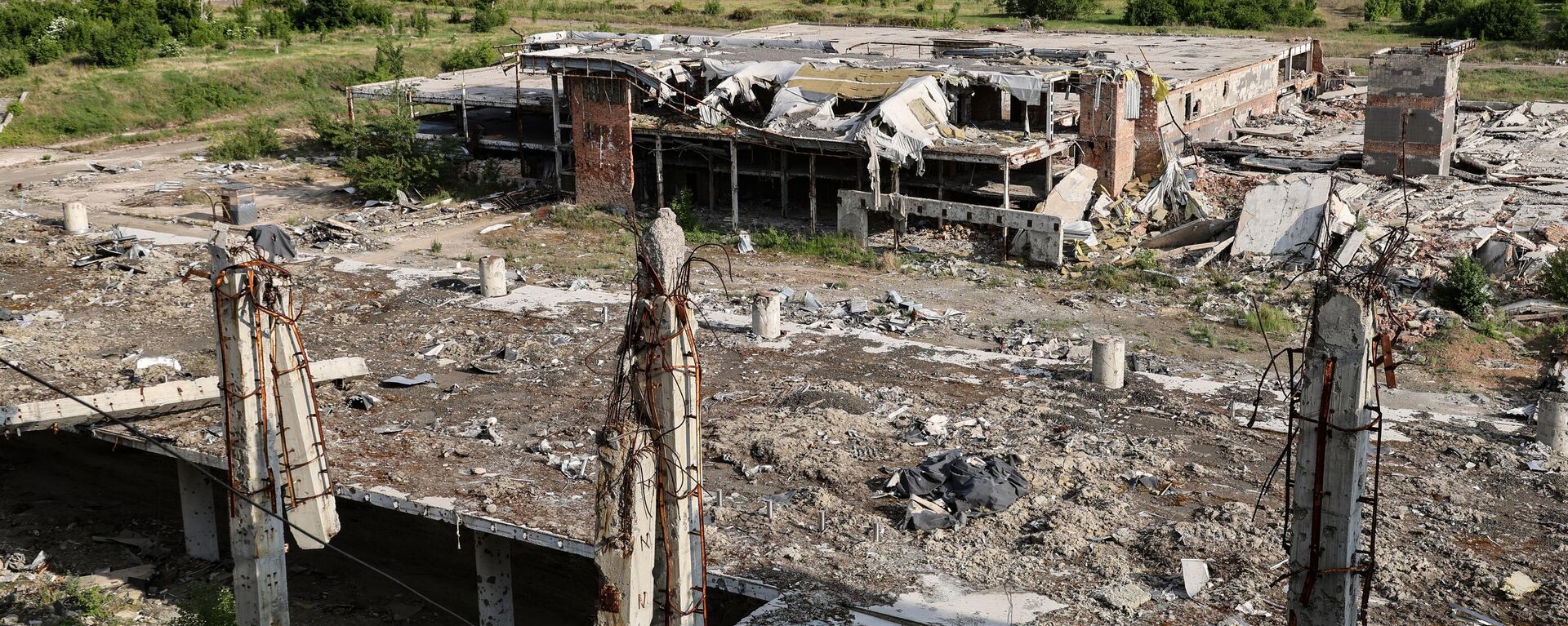 آثار التدمير في مطار دونيتسك، الذي تعرض للقصف من قبل القوات المسلحة الأوكرانية، جمهورية دونيتسك الشعبية - سبوتنيك عربي, 1920, 23.06.2024