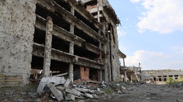 آثار التدمير في مطار دونيتسك، الذي تعرض للقصف من قبل القوات المسلحة الأوكرانية، جمهورية دونيتسك الشعبية - سبوتنيك عربي