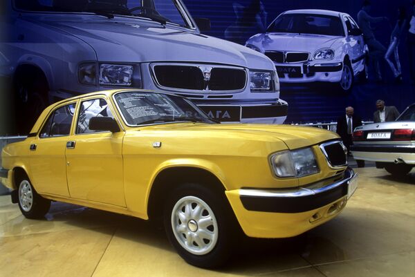 سيارة  GAZ-3110 &quot;فولغا&quot;، معرض موسكو الدولي السادس للسيارات &quot;معرض السيارات 2000&quot;، مجمع المعارض &quot;إكسبوسنتر&quot; في كراسنايا بريسنيا. - سبوتنيك عربي