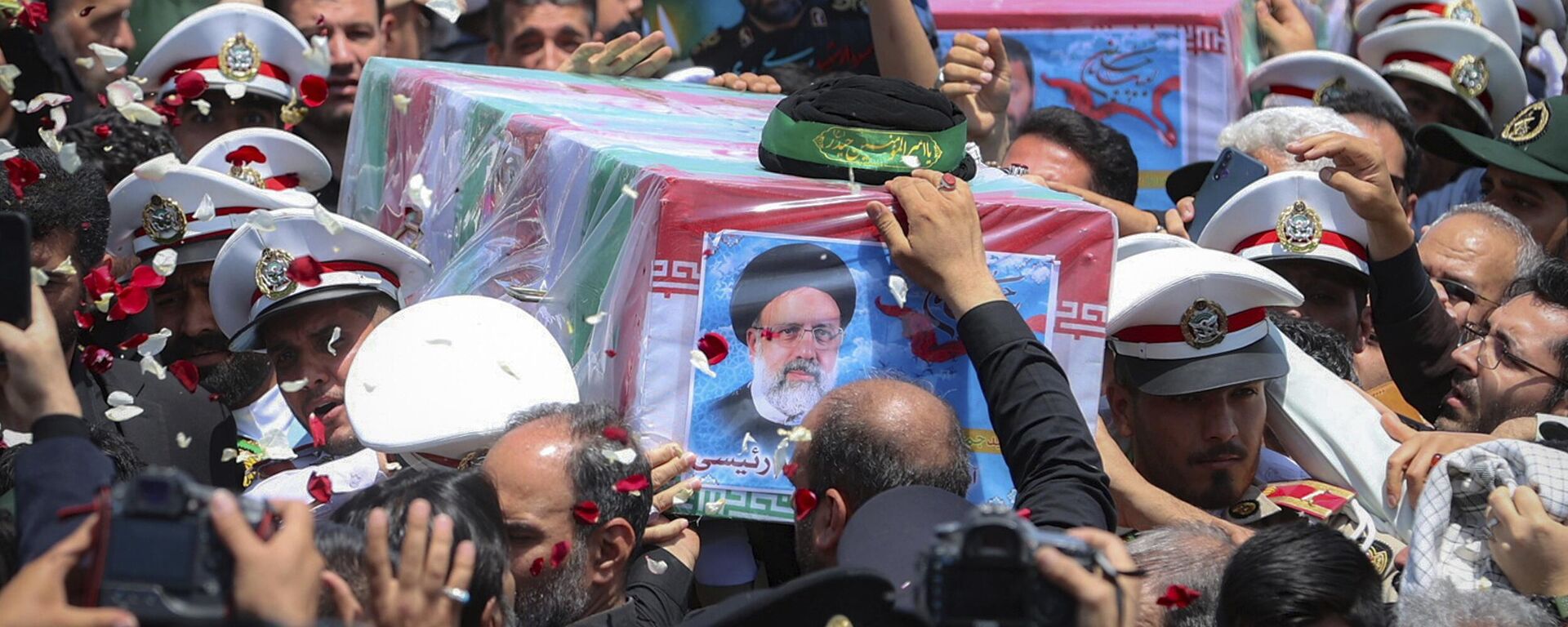 مراسم تشييع الرئيس الإيراني الراحل إبراهيم رئيسي في مشهد، إيران - سبوتنيك عربي, 1920, 25.05.2024