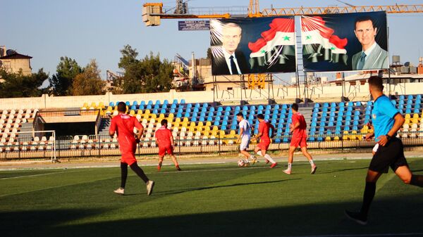 دبلوماسيو البحرين يهزمون أقرانهم العراقيين في أول دوري بكرة القدم في سوريا   - سبوتنيك عربي
