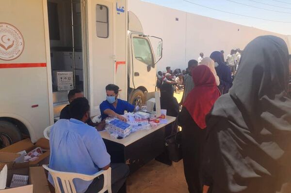 حالة الطوارئ بمدينة الكفرة في أبريل الماضي، بعد وصول أكثر من 40 ألف لاجئ سوداني - سبوتنيك عربي