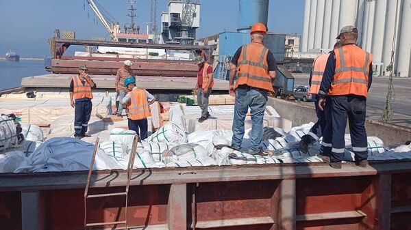 سفينة مساعدات إنسانية بلغارية تؤم ميناء طرطوس لدعم متضرري الزلزال في سوريا - سبوتنيك عربي