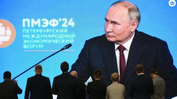 كلمة بوتين خلال الجلسة العامة لمنتدى بطرسبورغ الاقتصادي الدولي 2024 - سبوتنيك عربي