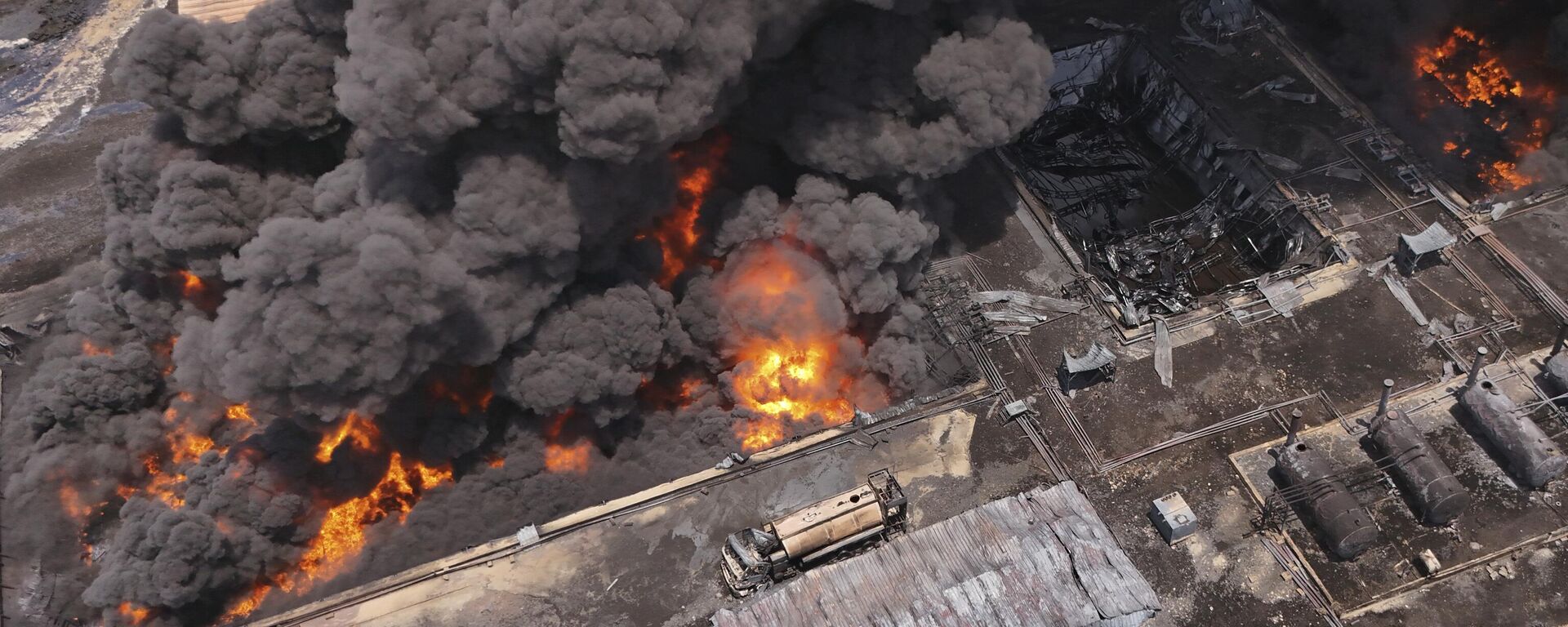 مصفاة نفط تحترق خارج في أربيل العراقية - سبوتنيك عربي, 1920, 11.03.2026