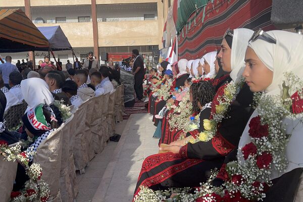 خلال تكريم  لمقاتلي حركة الجهاد الإسلامي في فلسطين الساحة السورية ممن ارتقوا خلال الأشهر الماضية ضمن معركة طوفان الأقصى في جنوب لبنان. - سبوتنيك عربي