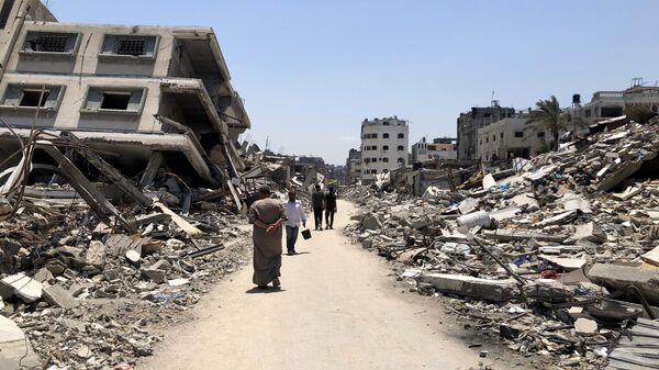 آثار الدمار والخراب الذي دمره الجيش الإسرائيلي مع اليوم السادس لاجتياح حي الشجاعية لليوم السادس - سبوتنيك عربي