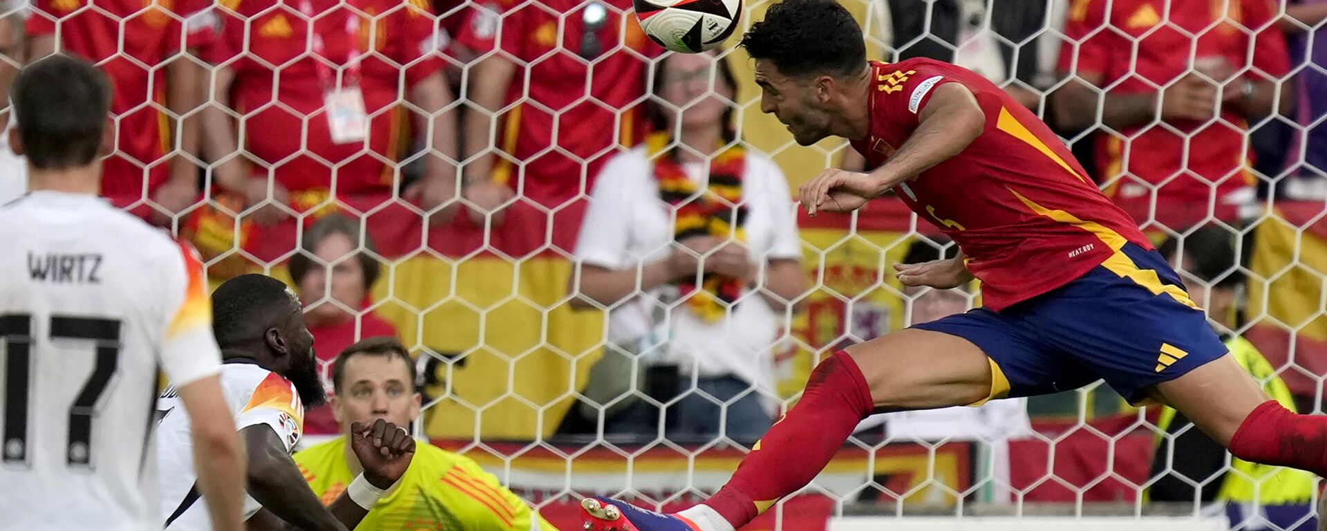 Spain's Mikel Merino scores his side's second goal during a quarter final match between Germany and Spain at the Euro 2024 soccer tournament in Stuttgart, Germany, Friday, July 5, 2024. (AP Photo/Ariel Schalit) - سبوتنيك عربي, 1920, 05.07.2024