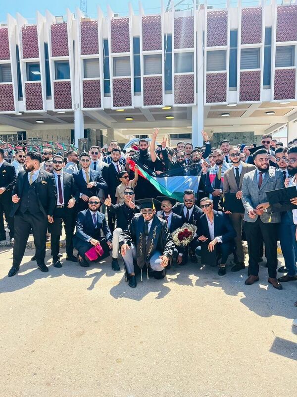 خريجو كلية الطب البشري بجامعة طرابلس يتضامنون مع القضية الفلسطينية - سبوتنيك عربي