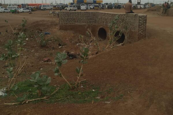 معاناة السودانيين في رحلة النزوح هربا من جحيم الحرب - سبوتنيك عربي