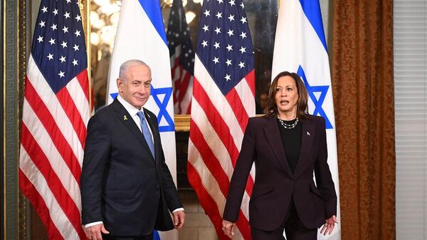 نائبة الرئيس الأمريكي، كامالا هاريس، ورئيس الوزراء الإسرائيلي، بنيامين نتنياهو، يلتقيان في واشنطن، 25 يوليو/ تموز 2024 - سبوتنيك عربي