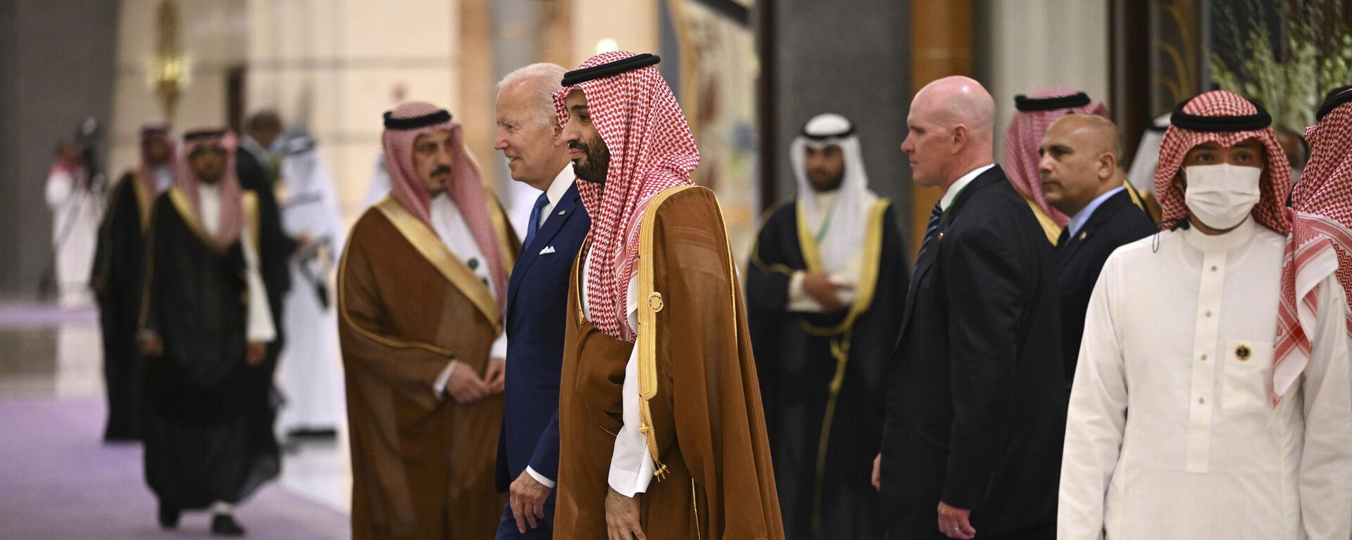 ولي العهد السعودي الأمير محمد بن سلمان يستقبل الرئيس الأمريكي جو بايدن في الرياض - سبوتنيك عربي, 1920, 23.08.2024