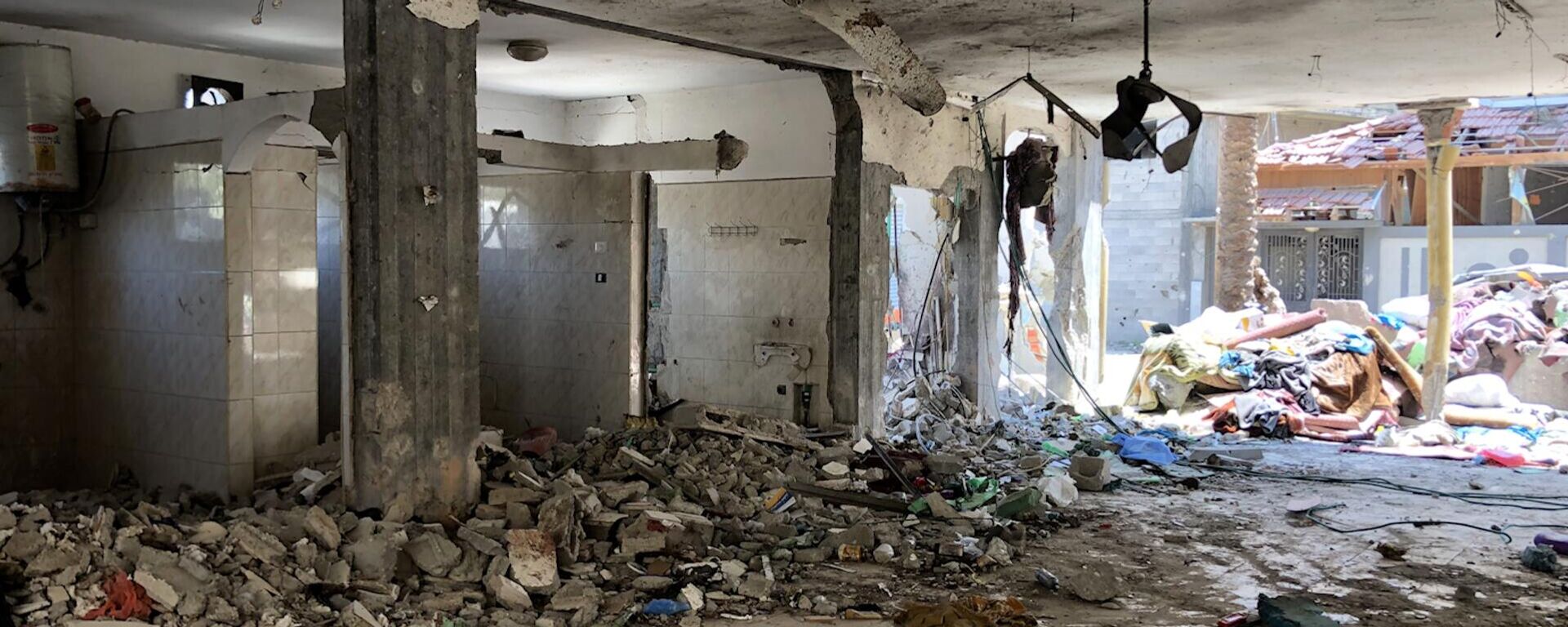 صورة من مجزرة مدرسة التابعين الشرعية في حي الدرج في مدينة غزة، التي قصفها الجيش الإسرائيلي  - سبوتنيك عربي, 1920, 16.09.2025