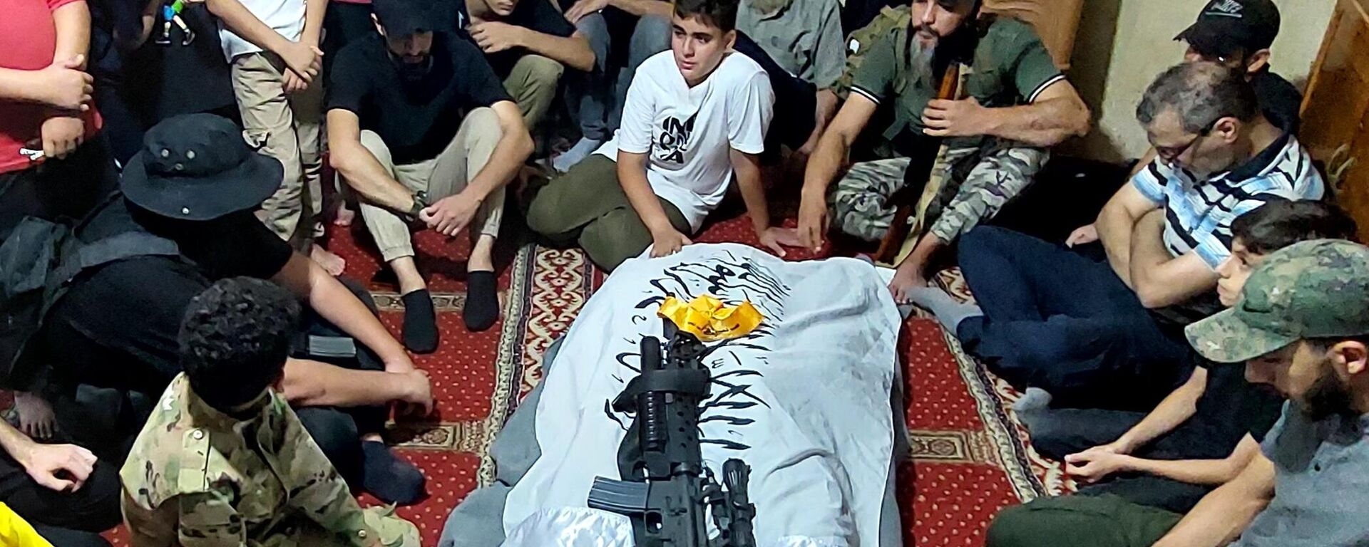 مخيم عين الحلوة يشيّع العميد خليل المقدح بعد اغتياله بغارة إسرائيلية - سبوتنيك عربي, 1920, 21.08.2024