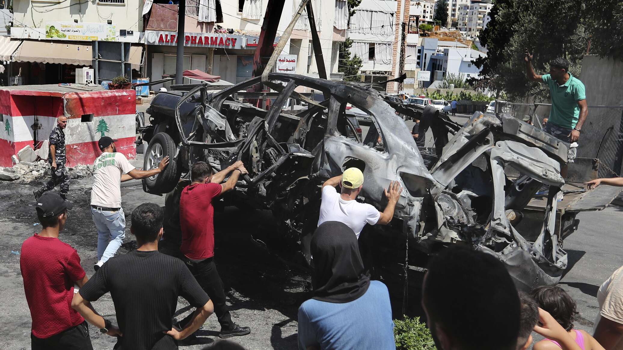 الصحة اللبنانية: 10 قتلى و24 جريحا نتيجة الغارات الإسرائيلية على البقاع