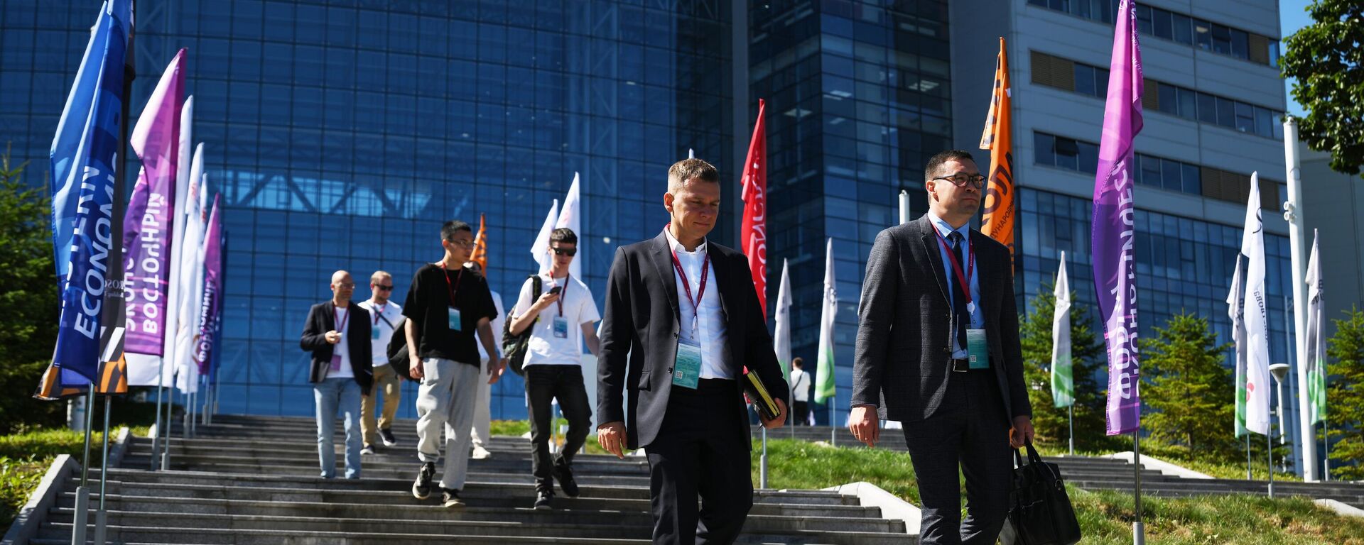 إنطلاق فعاليات منتدى الشرق الاقتصادي في فلاديفوستوك الروسي - سبوتنيك عربي, 1920, 25.04.2025