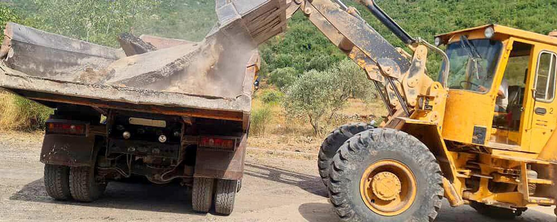 
آثار العدوان الإسرائيلي على وسط سوريا يقطع طريقا حيويا يربط محافظتي حماة وطرطوس - سبوتنيك عربي, 1920, 09.09.2024