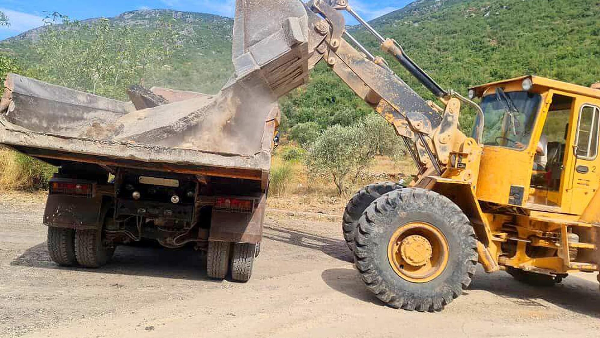 
آثار العدوان الإسرائيلي على وسط سوريا يقطع طريقا حيويا يربط محافظتي حماة وطرطوس - سبوتنيك عربي, 1920, 09.09.2024
