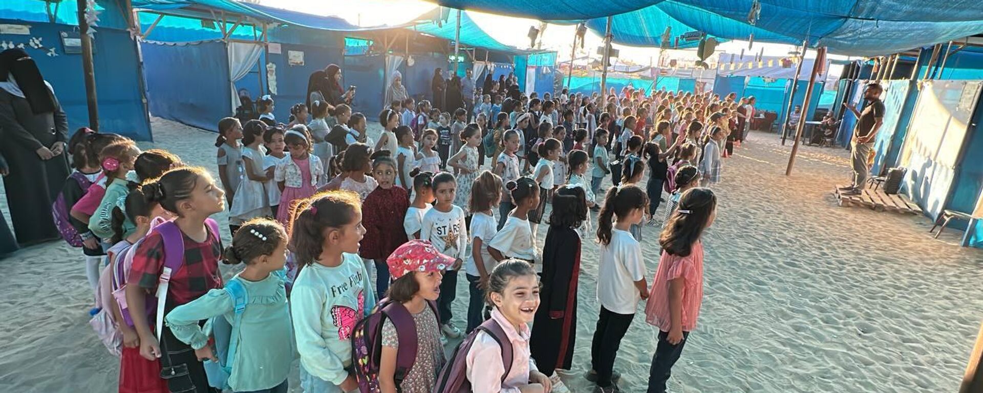 طلبة غزة بلا مدارس ومخاوف من ضياع جيل ثاني مع بدء العام الدراسي  - سبوتنيك عربي, 1920, 27.01.2026