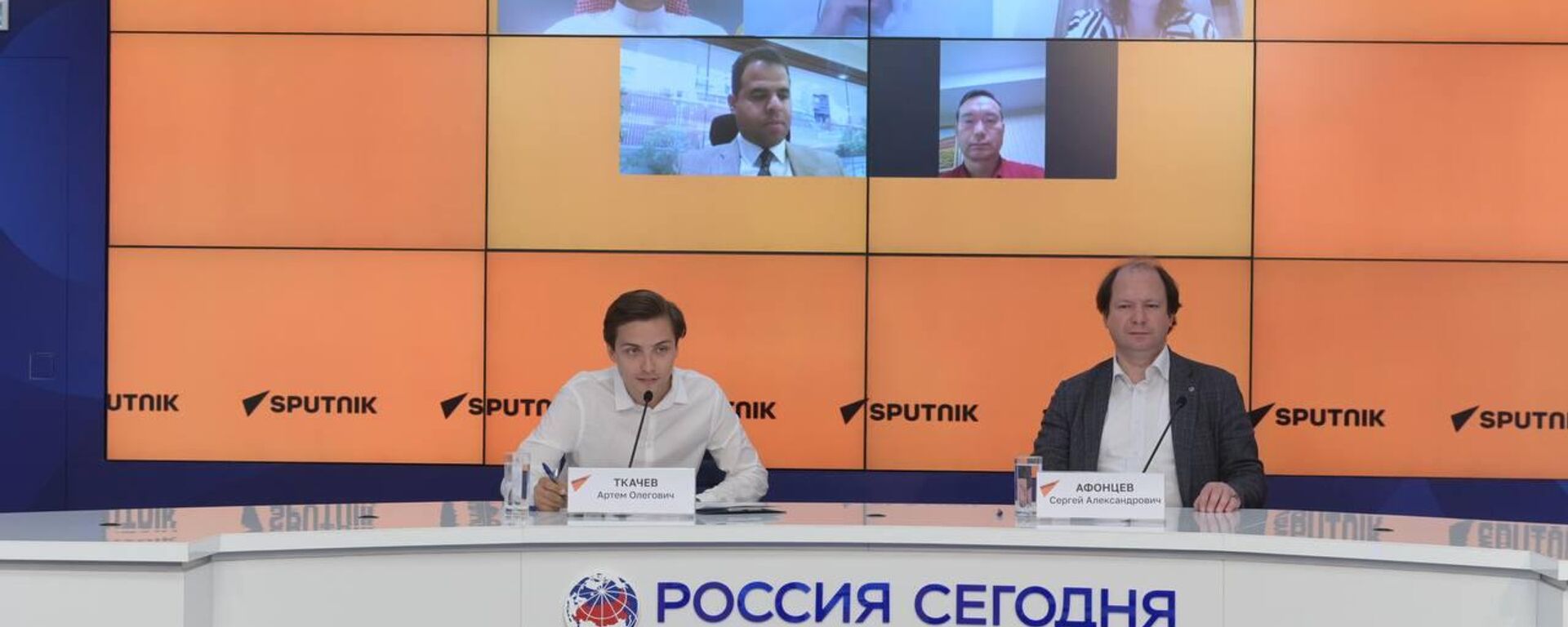 ندوة حوارية بشأن القضايا الاقتصادية الراهنة بعنوان الأغلبية العالمية في القرن الحادي والعشرين: مواجهة العقوبات والبحث عن بديل للدولار ندوة حوارية بشأن القضايا الاقتصادية الراهنة بعنوان الأغلبية العالمية في القرن الحادي والعشرين: مواجهة العقوبات والبحث عن بديل للدولار - سبوتنيك عربي, 1920, 16.09.2024