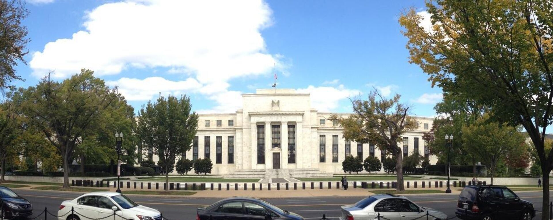 مجلس الاحتياطي الفيدرالي الأمريكي - سبوتنيك عربي, 1920, 07.05.2025