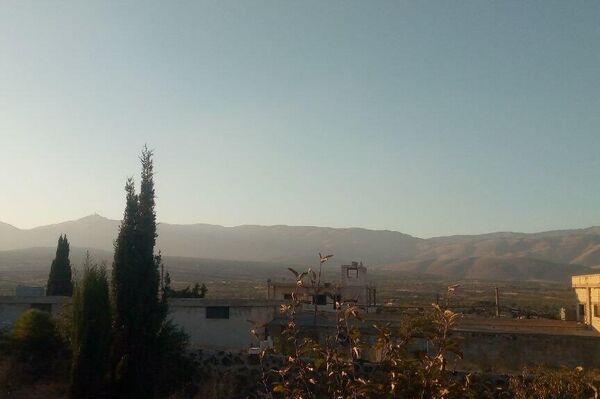 طائرة مسيرة تابعة لجيش الاحتلال الإسرائيلي تقصف عدة مواقع في سفوح جبل الحرمون الشرقية الواقعة تحت السيادة السورية - سبوتنيك عربي