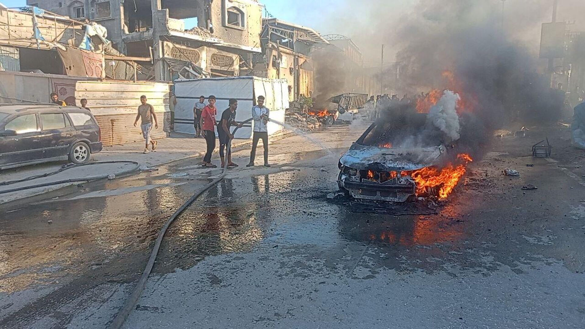 مشاهد لآثار الدمار الذي تسببت به الغارات الإسرائيلية على قطاع غزة وعمليات فرق الدفاع المدني  - سبوتنيك عربي, 1920, 16.10.2024