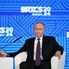 الرئيس الروسي فلاديمير بوتين في الجلسة العامة لمنتدى أعمال بريكس في موسكو، روسيا - سبوتنيك عربي