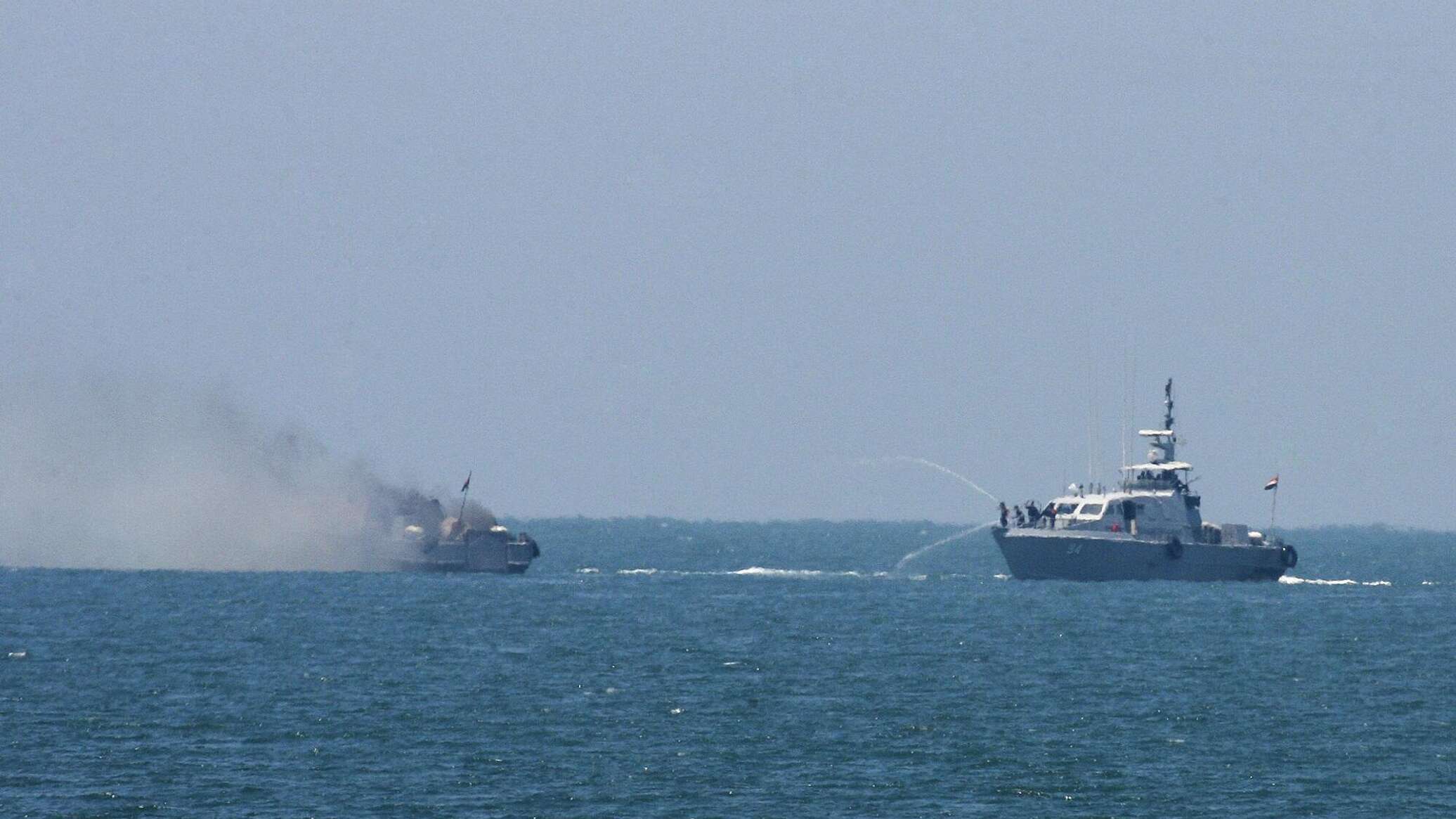 الأسطول الخامس الأمريكي يكرم قائد القوات البحرية المصرية