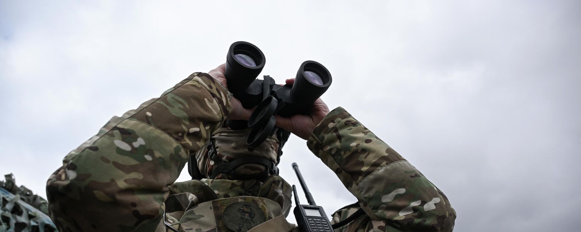 عسكري من فوج البنادق الآلية التابع للحرس الـ 1430 التابع للقوات المسلحة الروسية في اتجاه محور زابوروجيه، في منطقة العملية العسكرية الخاصة - سبوتنيك عربي, 1920, 23.12.2024