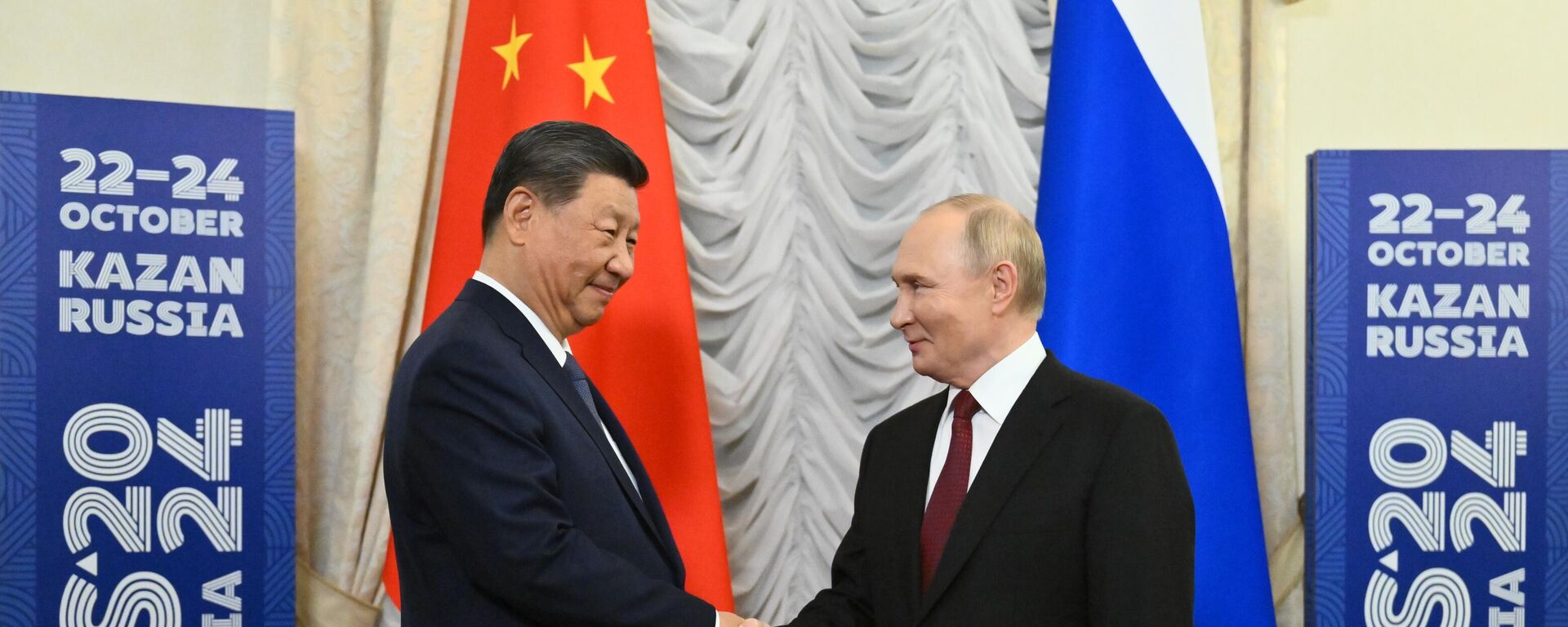 الرئيس الروسي فلاديمير بوتين يلتقي مع نظيره الصيني شي جين بينغ في قازان  - سبوتنيك عربي, 1920, 31.12.2024