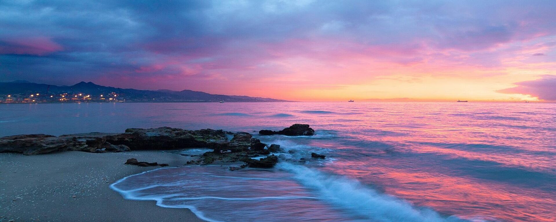 شاطئ - سبوتنيك عربي, 1920, 12.10.2025