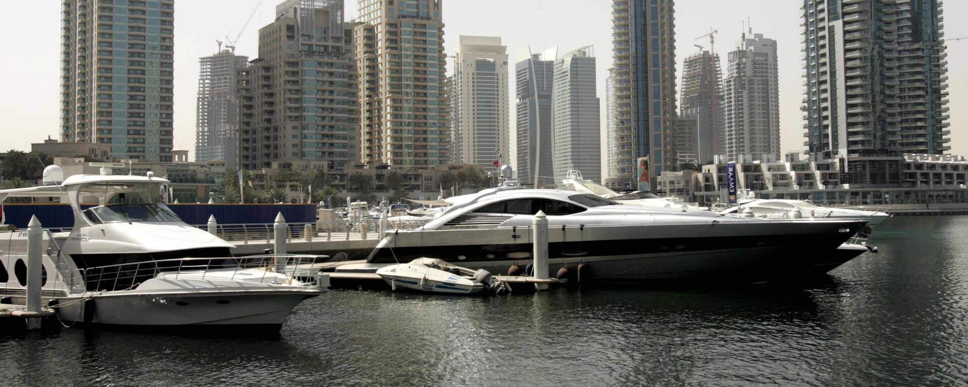 يخت في مارينا دبي  - سبوتنيك عربي, 1920, 09.04.2025