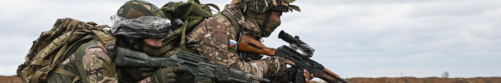 Военнослужащие 1430-го гвардейского мотострелкового полка ВС РФ на занятиях по штурмовым действиям и ведение боя в окопах на Запорожском направлении в зоне специальной военной операции - سبوتنيك عربي, 1920