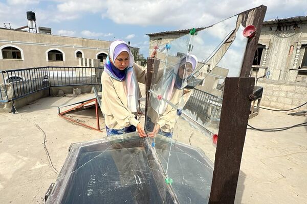 صور لجهاز  لتحلية مياه البحر وتقديمها للنازحين في غزة ابتكرته مهندسة غزية - سبوتنيك عربي